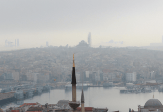rüyada eski bir tanıdık kadın görmek