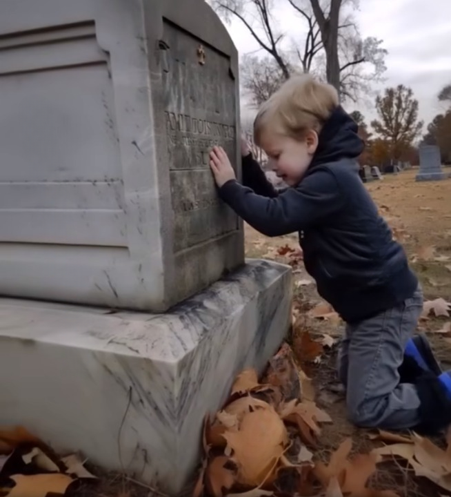 Boy Visits Twin Brother’s Grave and Fails to Return Home by Nightfall