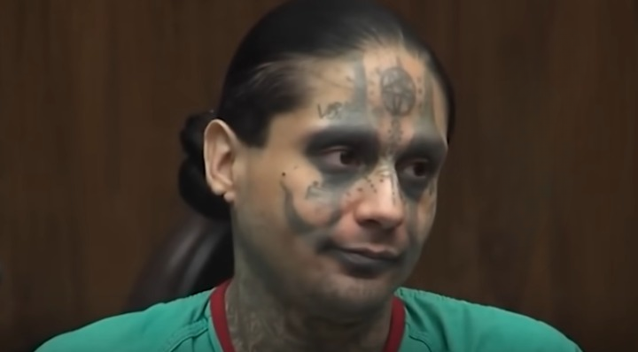 Inside the Courtroom: Striking Encounters with Defiant Defendants