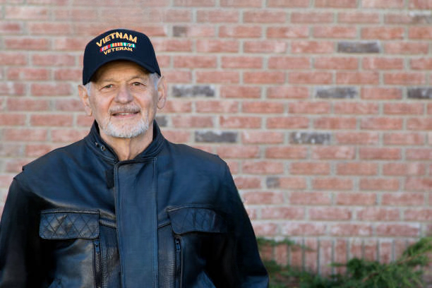 A Ride of Respect: How One Man’s Courage Defended a Veteran and Inspired a Community